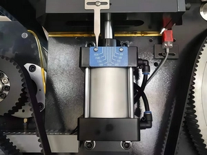 Automatic squareness adjustment system